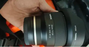 索尼ZV-E10L Vlog微單數(shù)碼相機(jī)+騰龍索尼定焦鏡頭 索尼ZV-E10L Vlog微單數(shù)碼相機(jī)+騰龍索尼定焦鏡頭