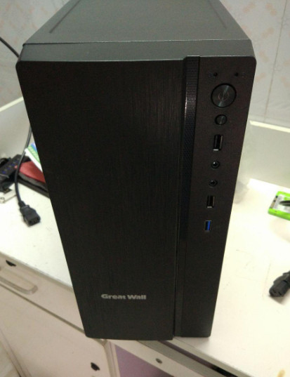 特價(jià)電腦主機(jī)(99新外地包郵) 特價(jià)電腦主機(jī)(99新外地包郵)